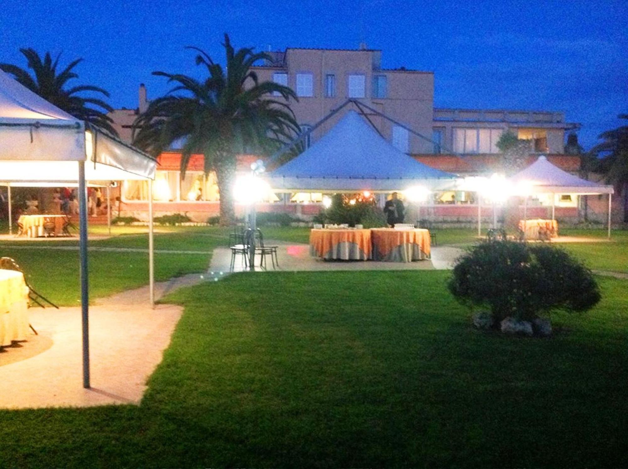 Hotel Parco Dei Principi Anzio Bagian luar foto