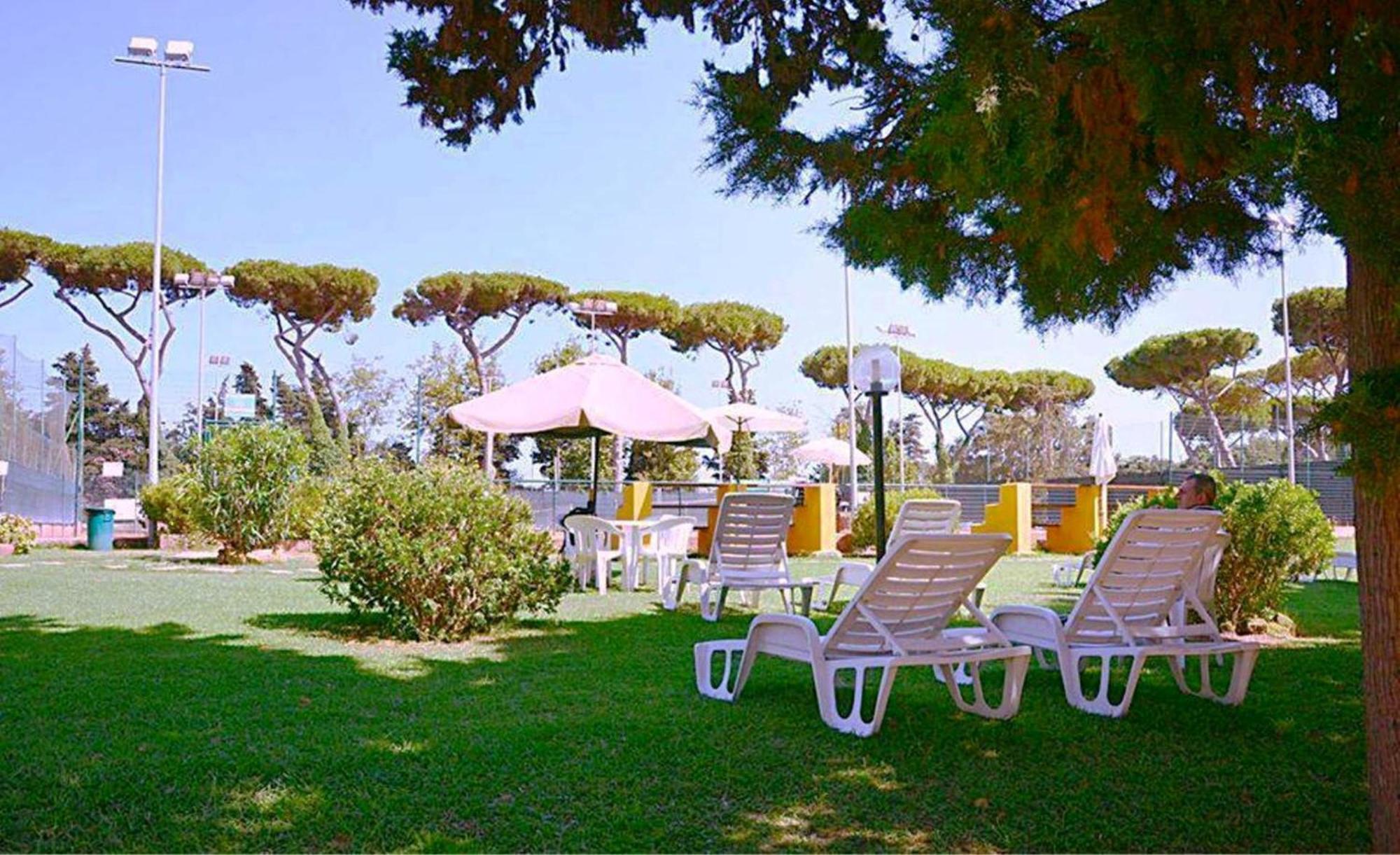 Hotel Parco Dei Principi Anzio Bagian luar foto